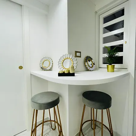 Frank Anthony Appartement Napels